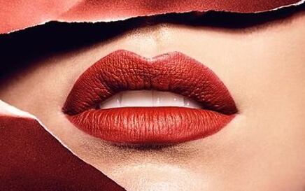 Iva: TOP 5 ruževa za novogodišnje poljupce